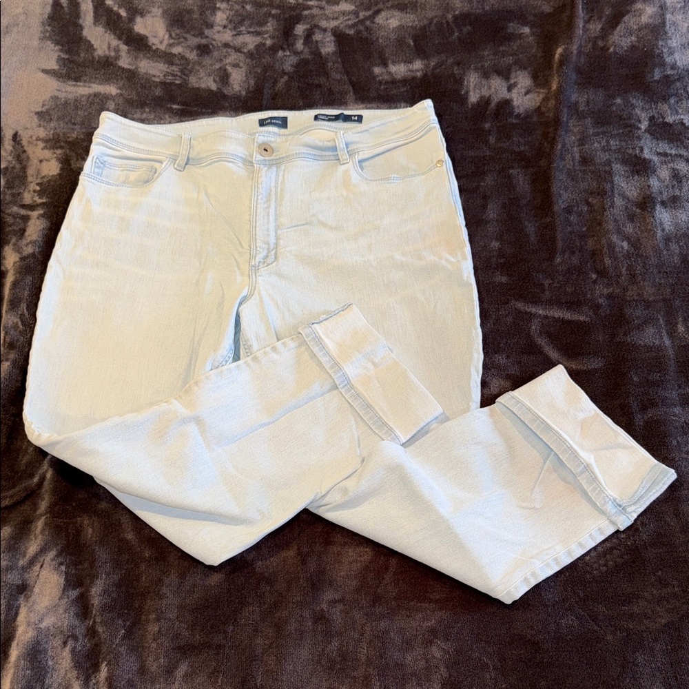 J. Jill Light Blue Cropped Jeans